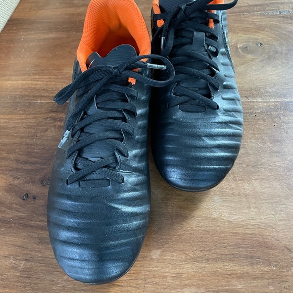 Nike Lacrosse Shoes - Picture 2 of 8